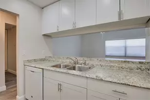 484 Springdale Cir, Palm Springs, FL 33461 - Photo 8