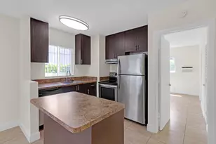 560 NE 46th St, Boca Raton, FL 33431 - Photo 8