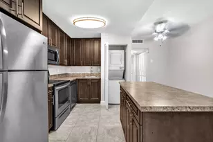 559 NE 44th St, Boca Raton, FL 33431 - Photo 10