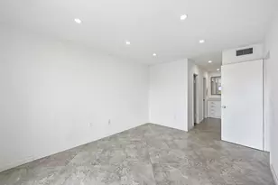 17051 NE 35th Ave, North Miami Beach, FL 33160 - Photo 12