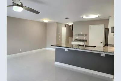 1919 Discovery Circle E, Deerfield Beach, FL 33442 - Photo 8