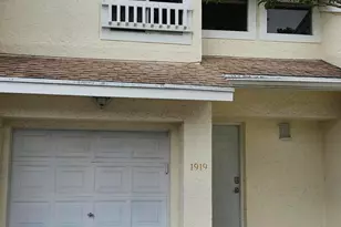 1919 Discovery Cir E, Deerfield Beach, FL 33442 - Photo 2