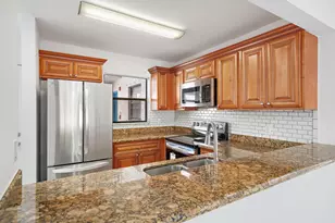 1661 Balfour Point Dr, West Palm Beach, FL 33411 - Photo 4