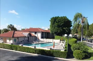 300 E Club Cir, Boca Raton, FL 33487 - Photo 8