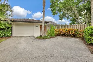 11880 Pebblewood Dr, Wellington, FL 33414 - Photo 38