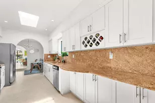 7820 Hawthorne Ave, Miami Beach, FL 33141 - Photo 42
