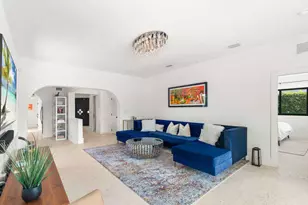 7820 Hawthorne Ave, Miami Beach, FL 33141 - Photo 4