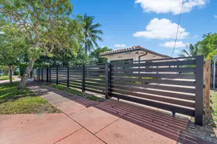 7820 Hawthorne Ave, Miami Beach, FL 33141 - Photo 24