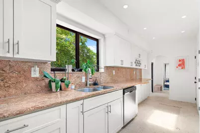 7820 Hawthorne Avenue, Miami Beach, FL 33141 - Photo 6