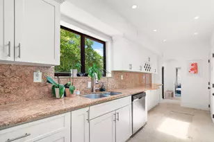 7820 Hawthorne Ave, Miami Beach, FL 33141 - Photo 6