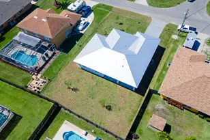 5271 NW Mayfield Ln, Port Saint Lucie, FL 34983 - Photo 6