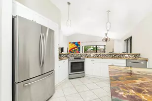 2690 Mikasa Dr, Palm Beach Gardens, FL 33410 - Photo 10
