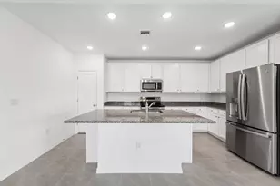 879 SW McCoy Ave, Port Saint Lucie, FL 34953 - Photo 16