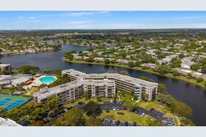 1001 Colony Point Circle #417, Pembroke Pines, FL 33026 - Photo 2