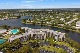 1001 Colony Point Cir, Pembroke Pines, FL 33026 - Photo 2