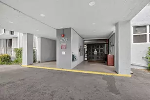 470 Executive Center Dr, West Palm Beach, FL 33401 - Photo 4