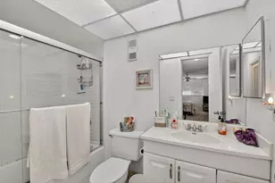 470 Executive Center Dr, West Palm Beach, FL 33401 - Photo 30