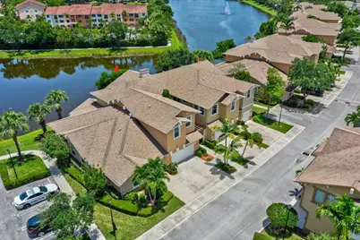 477 Pacific Grove Drive #2, West Palm Beach, FL 33401 - Photo 2