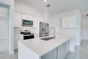 388 SW Vista Lake Dr, Port Saint Lucie, FL 34983 - Photo 8