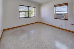 341 Pinewood St, Lantana, FL 33462 - Photo 8