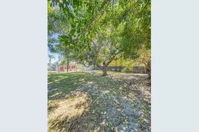 341 Pinewood Street, Lantana, FL 33462 - Photo 6