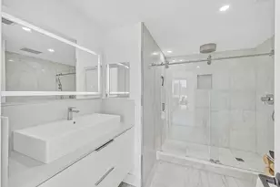 665 NE 25th St, Miami, FL 33137 - Photo 22
