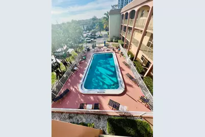 100 SE 6th Avenue #303, Pompano Beach, FL 33060 - Photo 2