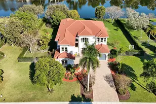 2846 Juniper Ln, Davie, FL 33330 - Photo 2