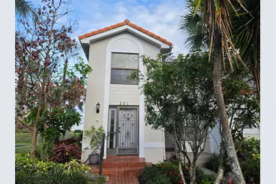 10870 Lakemore Lane #201, Boca Raton, FL 33498 - Photo 2