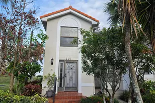 10870 Lakemore Ln, Boca Raton, FL 33498 - Photo 2