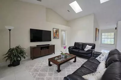 10870 Lakemore Lane #201, Boca Raton, FL 33498 - Photo 8