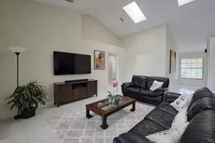 10870 Lakemore Ln, Boca Raton, FL 33498 - Photo 8