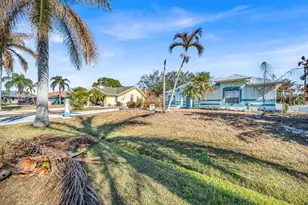 3407 SE Hart Cir, Port Saint Lucie, FL 34984 - Photo 4