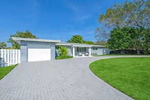 465 NW 11th St St, Boca Raton, FL 33432 - Photo 1