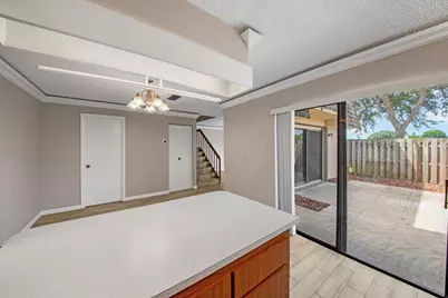 388 Lake Arbor Drive, Palm Springs, FL 33461 - Photo 18