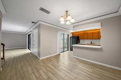 388 Lake Arbor Drive, Palm Springs, FL 33461 - Photo 2