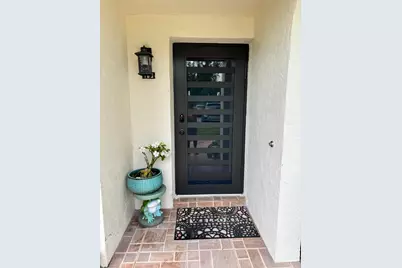 163 Lake Susan Lane, West Palm Beach, FL 33411 - Photo 2