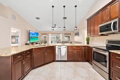 537 SW Laconic Avenue, Port Saint Lucie, FL 34953 - Photo 8