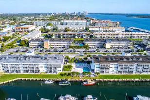 130 Doolen Ct, North Palm Beach, FL 33408 - Photo 1