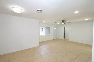 2405 Melon Ct, Fort Pierce, FL 34982 - Photo 6