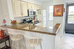 2222 N Cypress Bend Dr, Pompano Beach, FL 33069 - Photo 10