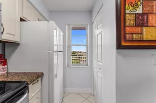 2222 N Cypress Bend Dr, Pompano Beach, FL 33069 - Photo 32