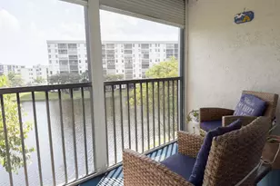 2222 N Cypress Bend Dr, Pompano Beach, FL 33069 - Photo 4