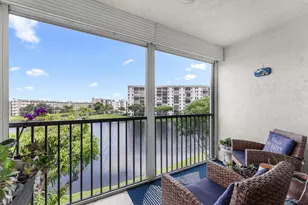 2222 N Cypress Bend Dr, Pompano Beach, FL 33069 - Photo 2