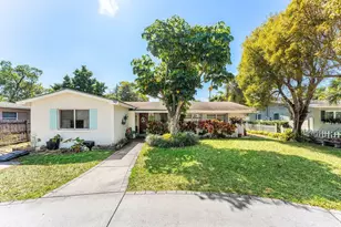 102 NE 22nd St, Delray Beach, FL 33444 - Photo 1