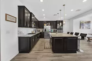 929 Sterling Pine Pl, The Acreage, FL 33470 - Photo 18