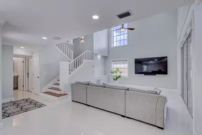 17 Selby Lane, Palm Beach Gardens, FL 33418 - Photo 10