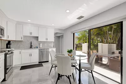 355 Prestwick Circle #4, Palm Beach Gardens, FL 33418 - Photo 20