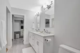 355 Prestwick Cir, Palm Beach Gardens, FL 33418 - Photo 34