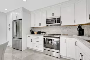 355 Prestwick Cir, Palm Beach Gardens, FL 33418 - Photo 22